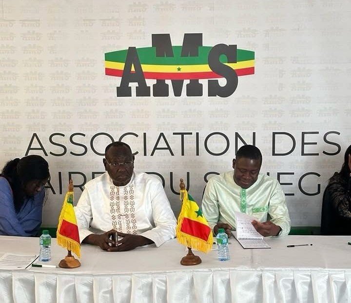 un échange approfondi entre élus nationaux autour des grands enjeux liés à la décentralisation.